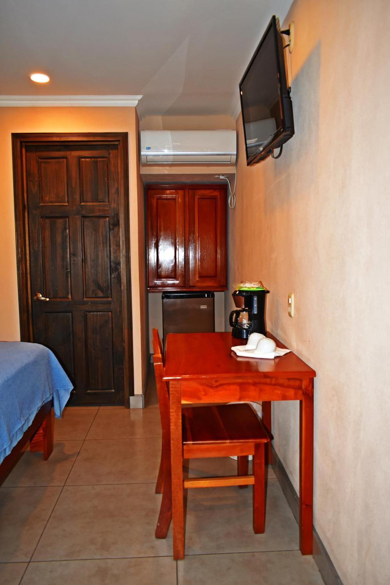 Hotel Cabinas Midey Puntarenas Dış mekan fotoğraf